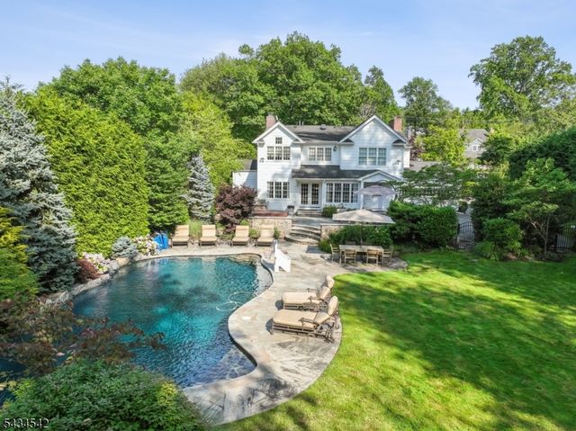 11 Cayuga Way, Millburn Twp., NJ 07078