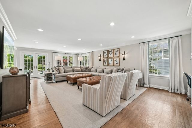 11 Cayuga Way, Millburn Twp., NJ 07078