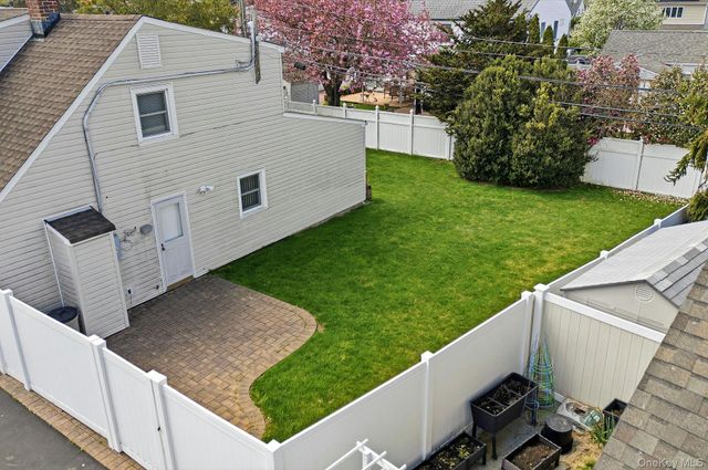 124 Saddle Lane, Levittown, NY 11756
