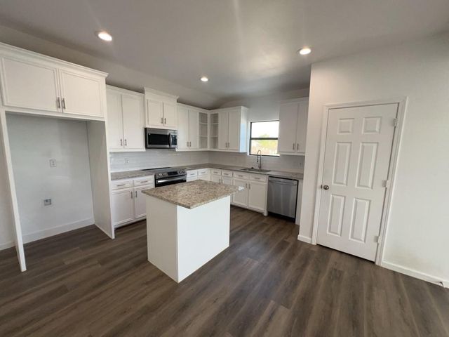 695 Road 5707, Cleveland, TX 77327