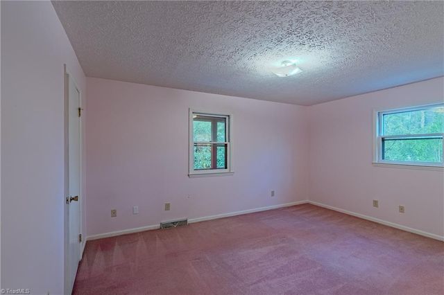 169 Tanglewood Drive, Mount Airy, NC 27030