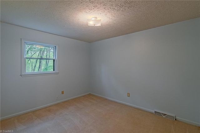 169 Tanglewood Drive, Mount Airy, NC 27030