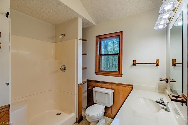 169 Tanglewood Drive, Mount Airy, NC 27030