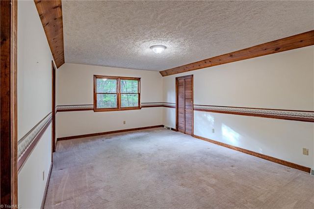 169 Tanglewood Drive, Mount Airy, NC 27030