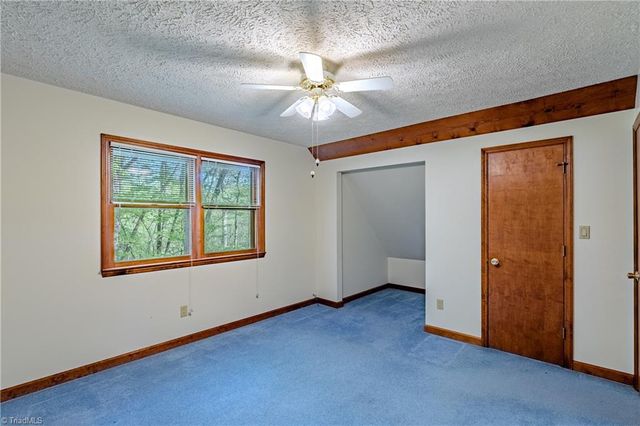 169 Tanglewood Drive, Mount Airy, NC 27030