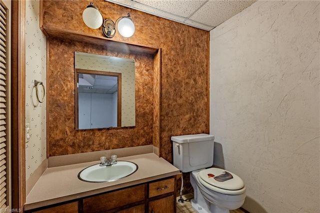 169 Tanglewood Drive, Mount Airy, NC 27030