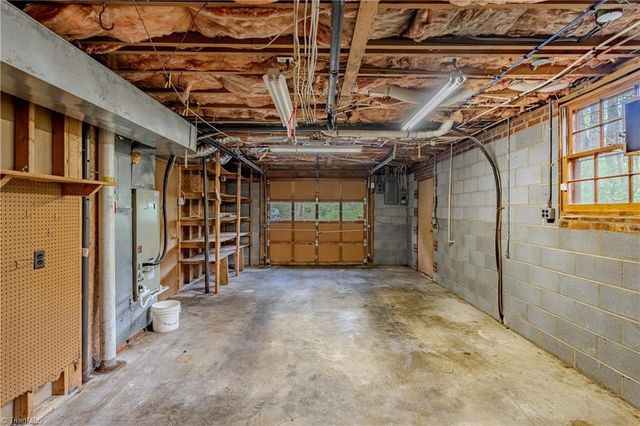 169 Tanglewood Drive, Mount Airy, NC 27030