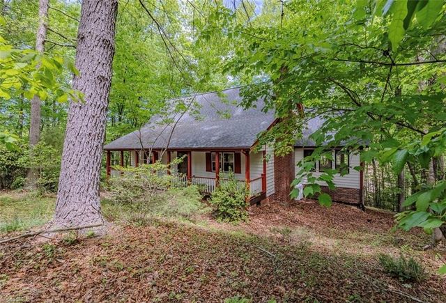 169 Tanglewood Drive, Mount Airy, NC 27030