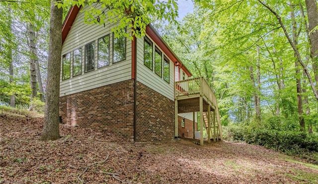 169 Tanglewood Drive, Mount Airy, NC 27030