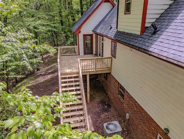 169 Tanglewood Drive, Mount Airy, NC 27030