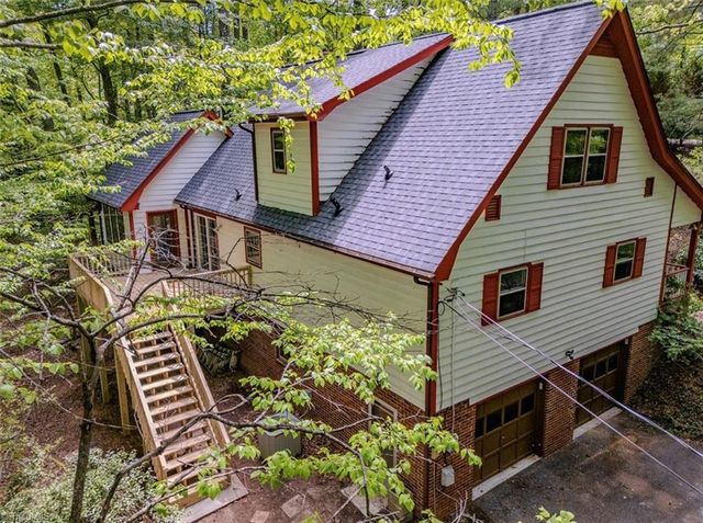 169 Tanglewood Drive, Mount Airy, NC 27030