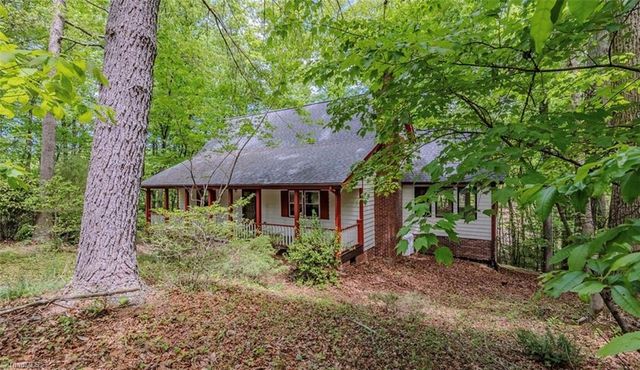 169 Tanglewood Drive, Mount Airy, NC 27030