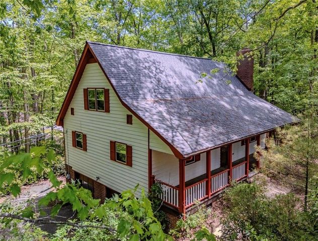 169 Tanglewood Drive, Mount Airy, NC 27030