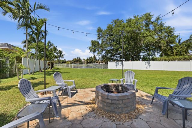 5314 Indianwood Village Lane, Lake Worth, FL 33463