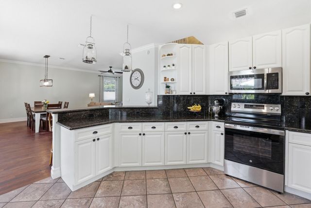 5314 Indianwood Village Lane, Lake Worth, FL 33463