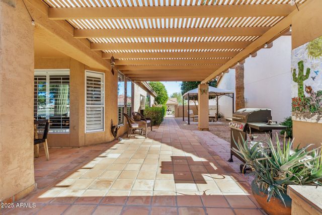 25236 S FLAME TREE Drive, Sun Lakes, AZ 85248