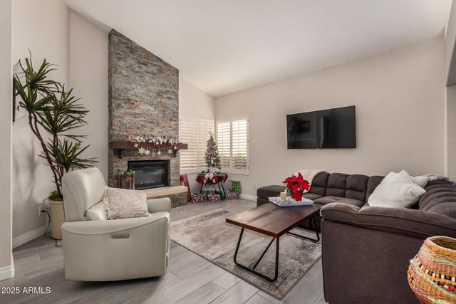 25236 S FLAME TREE Drive, Sun Lakes, AZ 85248