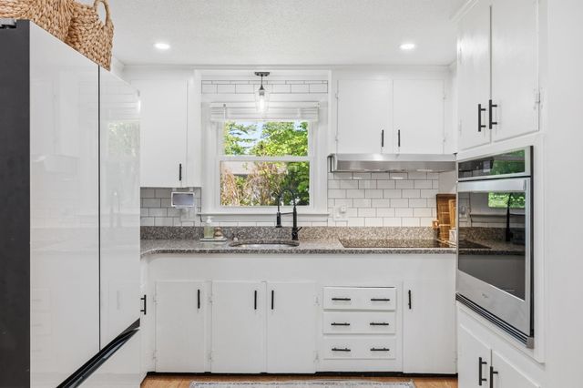 3 Sycamore Street, Hudson, NH 03051