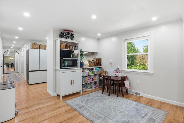 3 Sycamore Street, Hudson, NH 03051