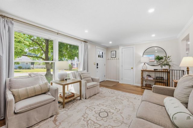 3 Sycamore Street, Hudson, NH 03051