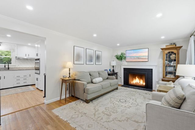 3 Sycamore Street, Hudson, NH 03051