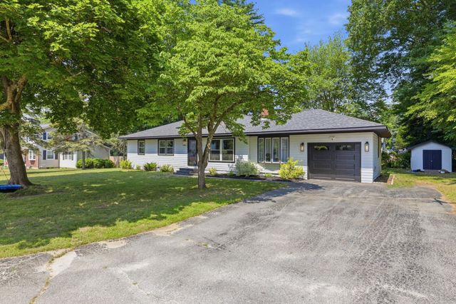 3 Sycamore Street, Hudson, NH 03051