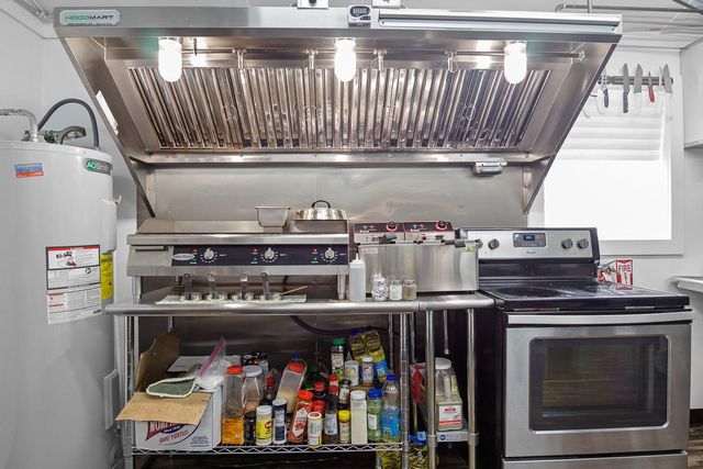 1136 Highway 87, Crystal Beach, TX 77650