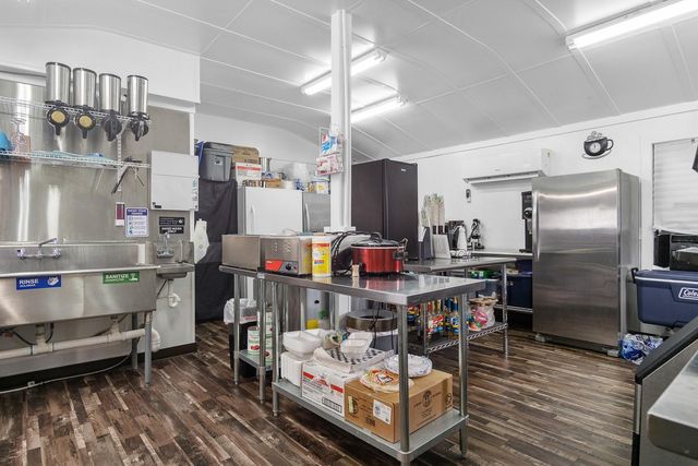 1136 Highway 87, Crystal Beach, TX 77650