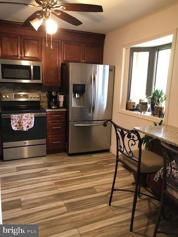 208 BRADLEY CT, Southampton, PA 18966