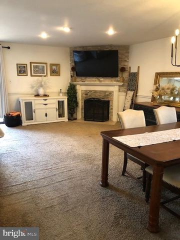 208 BRADLEY CT, Southampton, PA 18966