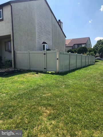 208 BRADLEY CT, Southampton, PA 18966