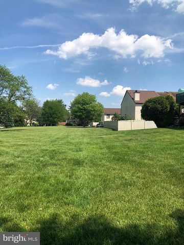 208 BRADLEY CT, Southampton, PA 18966
