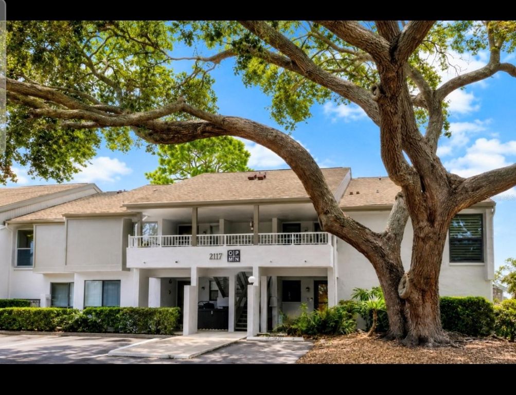 2117 LAKEWOOD CLUB DRIVE S O, St Petersburg, FL 33712
