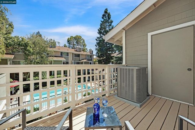 2617 Oak Rd C, Walnut Creek, CA 94597