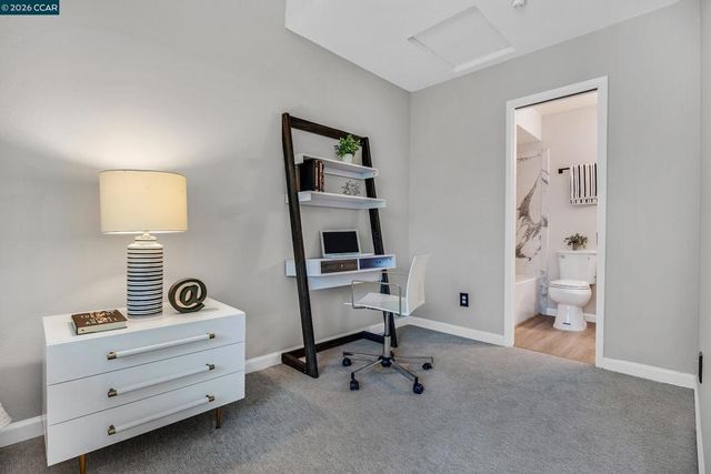 2617 Oak Rd C, Walnut Creek, CA 94597