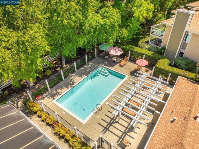 2617 Oak Rd C, Walnut Creek, CA 94597