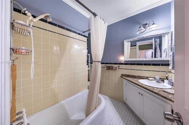 37 NE 44th St, Miami, FL 33137