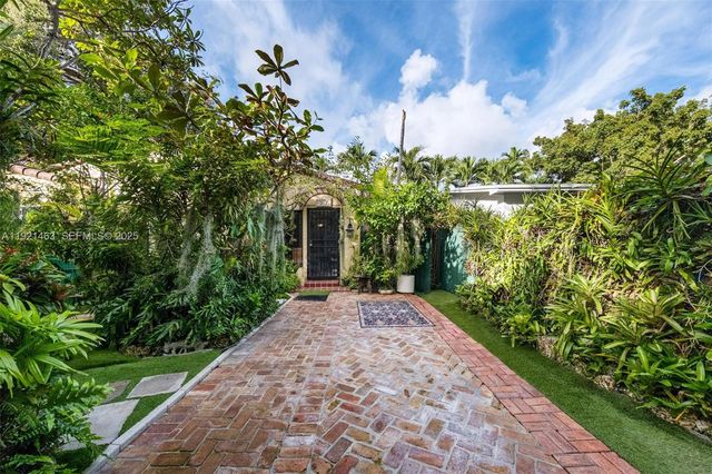 37 NE 44th St, Miami, FL 33137