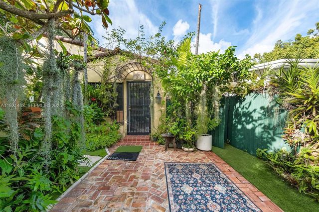 37 NE 44th St, Miami, FL 33137