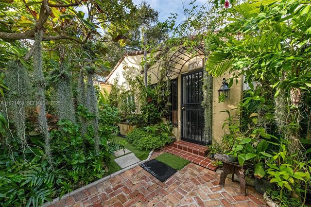 37 NE 44th St, Miami, FL 33137