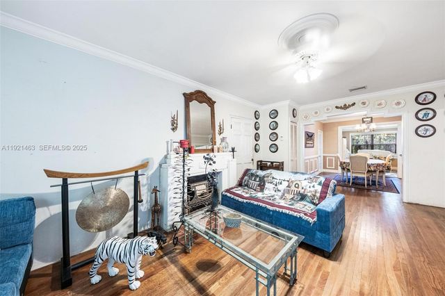 37 NE 44th St, Miami, FL 33137