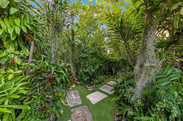 37 NE 44th St, Miami, FL 33137