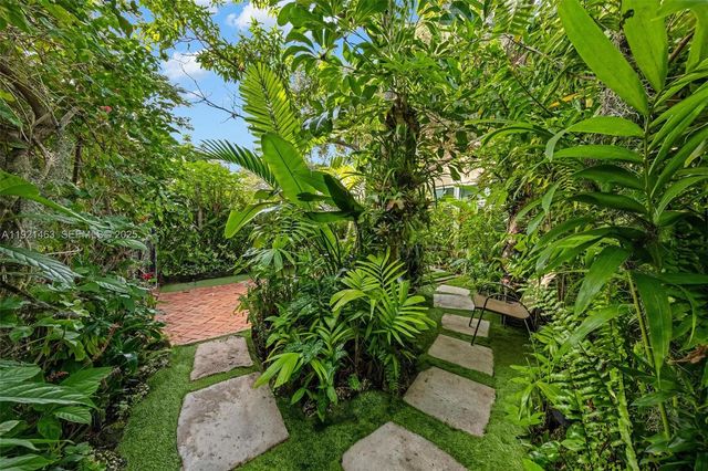 37 NE 44th St, Miami, FL 33137