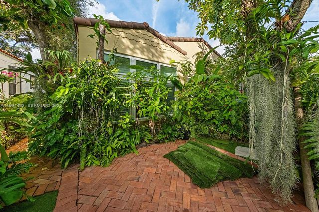 37 NE 44th St, Miami, FL 33137