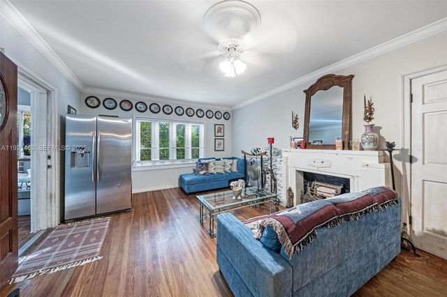 37 NE 44th St, Miami, FL 33137