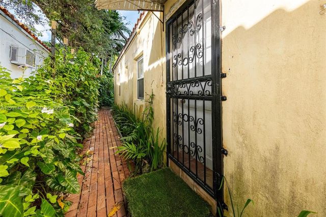 37 NE 44th St, Miami, FL 33137