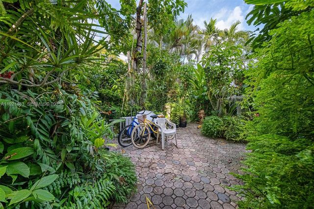 37 NE 44th St, Miami, FL 33137