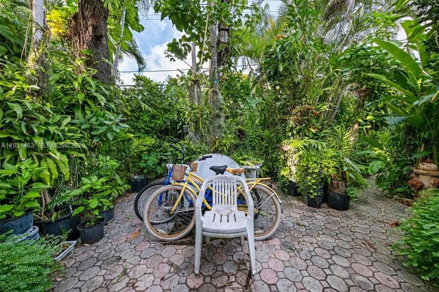 37 NE 44th St, Miami, FL 33137