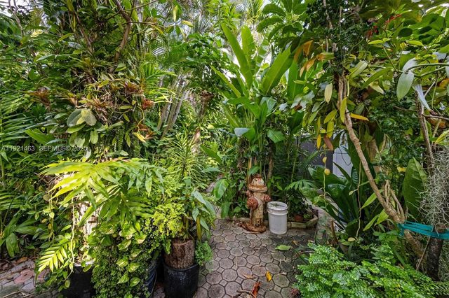 37 NE 44th St, Miami, FL 33137