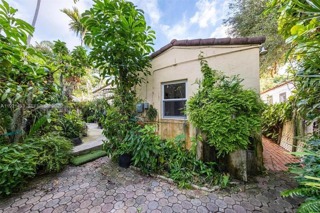 37 NE 44th St, Miami, FL 33137